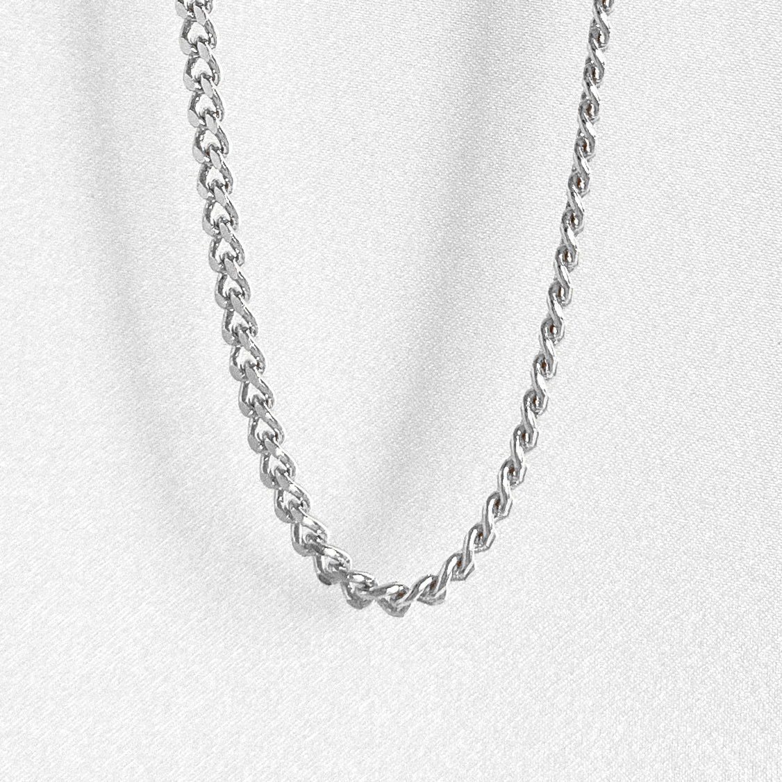 Mini Drew Curb Necklace