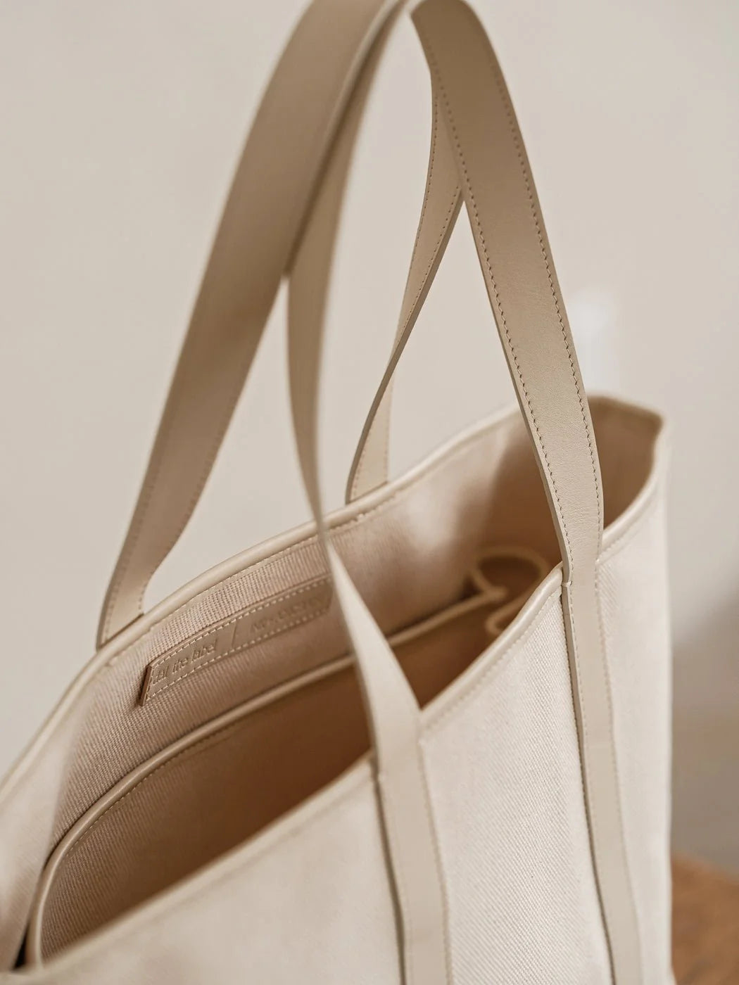 Large structured tote bag best sale